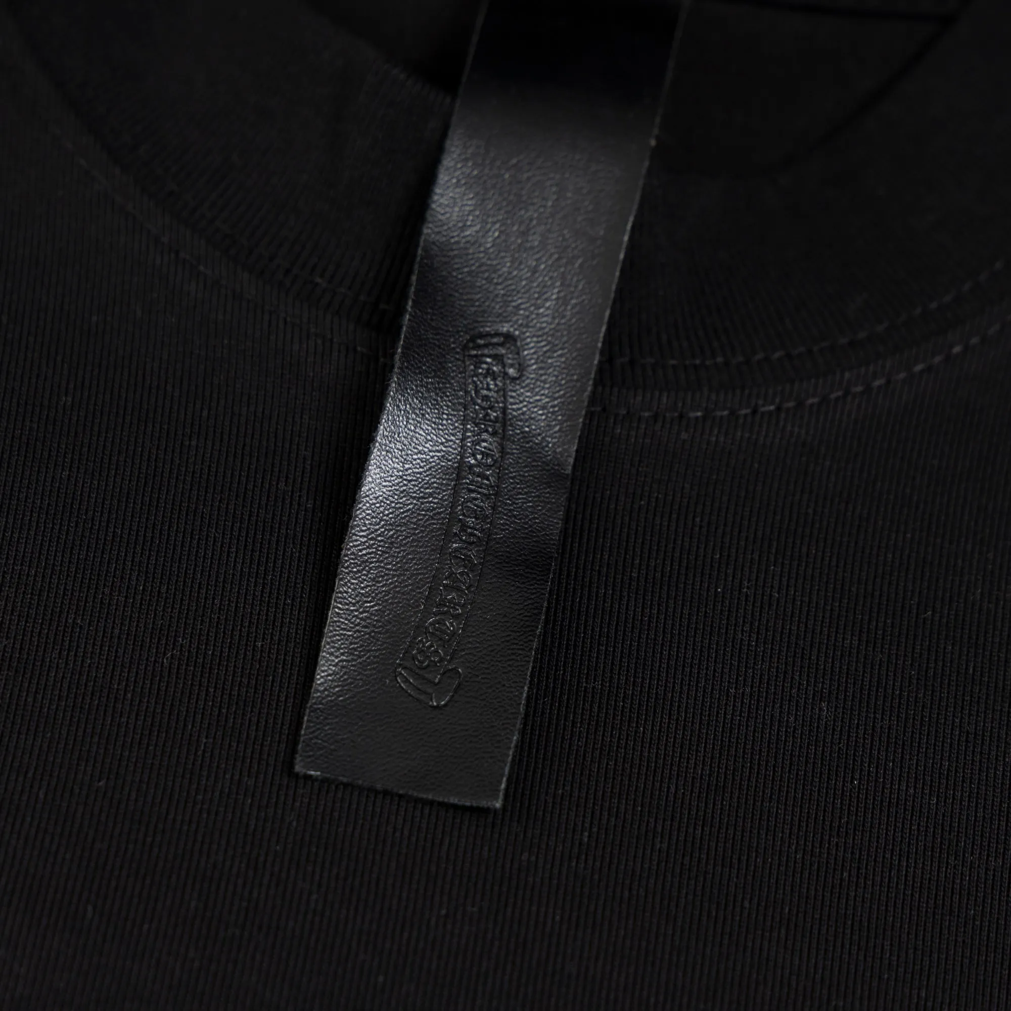 🅿️180 Style No. S026 CH Crow Heart Chest Cuffs Sanskrit Letters Back Long Vertical Cross Foam Printing Round Neck Short Sleeves Foam Printing Complete Packaging Complete with Three Labels Original Accessories 1:1 Main Marking Process Very High-end It Has Been Preshrunk at High Temperatures and Will Not Deform Easily After Repeated Washing Pure Cotton 280g High Weight 32 Count Double Yarn No Pilling No Fading Comfortable and Breathable Matching 1x1 Thread in the Same Cylinder Oversize loose version, can wear up to 220 pounds Color: white black Size: XS-L